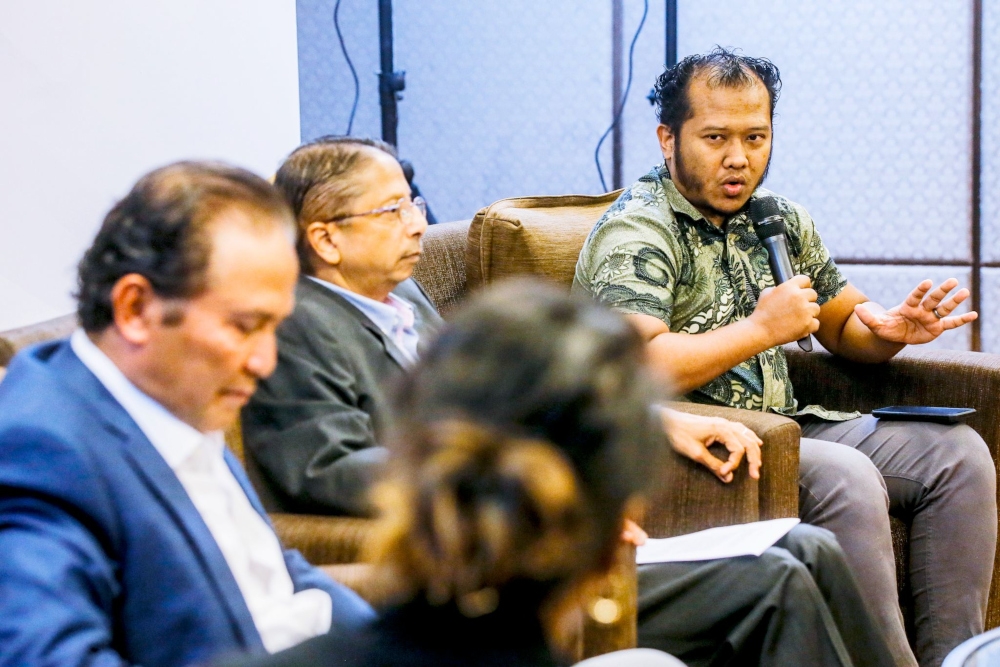 Country associate manager of Consumer Choice Center (CCC) Tarmizi Anuwar speaking at the Control of Smoking Products for Public Health Act 2024 (Act 852) Roundtable. — Picture by Hari Anggara