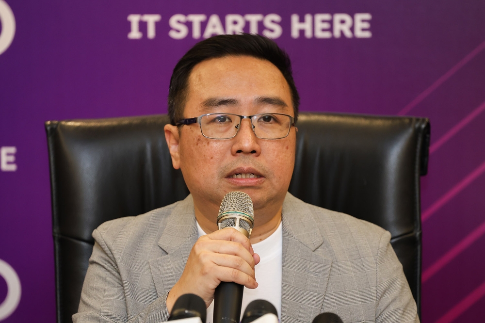 Minister of Science, Technology and Innovation Chang Lih Kang said Malaysia’s plan to join intergovernmental organisation Brics will not adversely impact its electrical and electronics sector. — Picture by Miera Zulyana