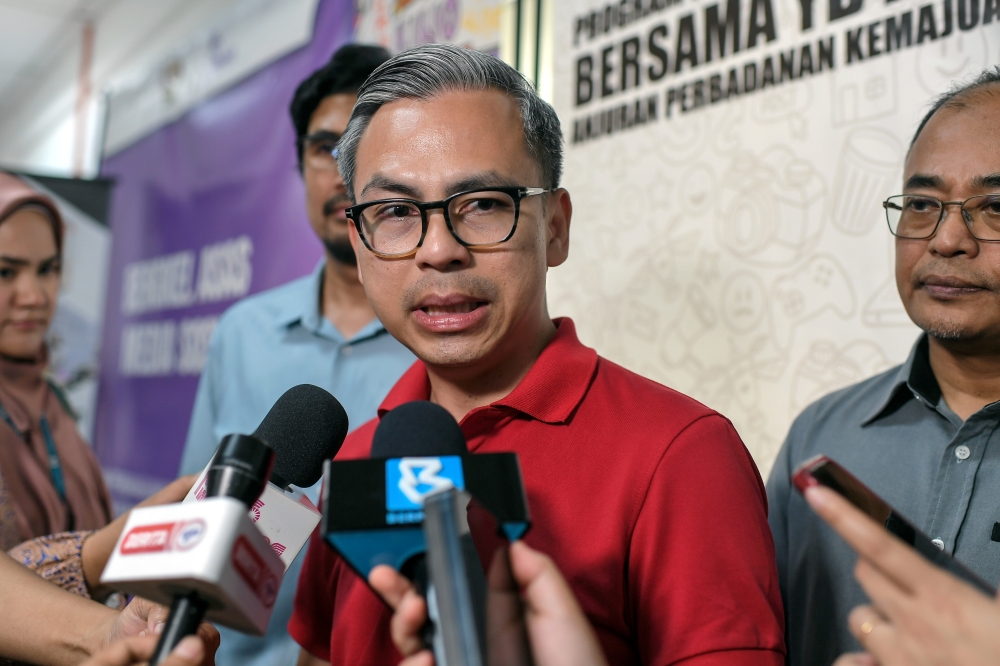 Communications Minister Fahmi Fadzil hopes that the Sungai Bakap state by-election campaign is carried out in a respectful manner. — Bernama pic
