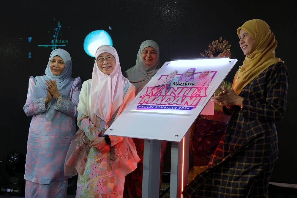 Datuk Seri Dr Wan Azizah Wan Ismail attends the Negeri Sembilan-level Wanita Madani Carnival at Dewan Majlis Bandaraya Seremban June 22, 2024. — Bernama pic