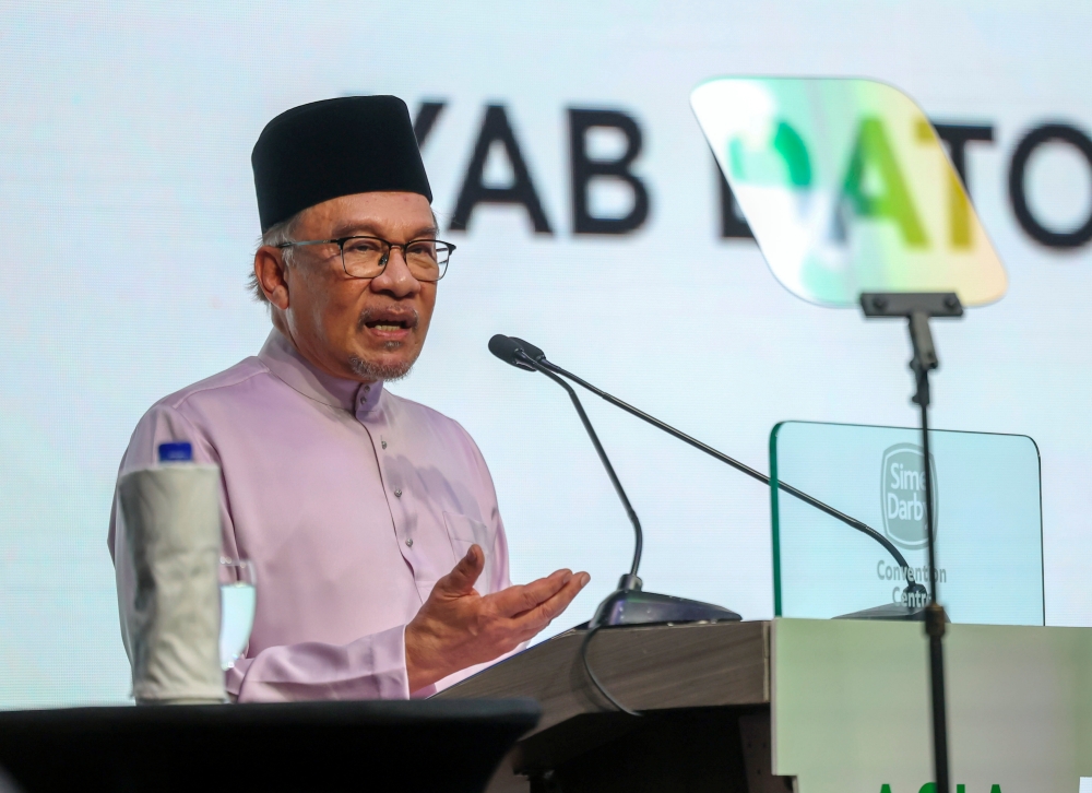 Prime Minister Datuk Seri Anwar Ibrahim said the Madani government has implemented multifaceted policies aimed at reducing carbon emissions, promoting social equity, creating new growth opportunities in the green economy, and ensuring transparent governance. — Bernama pic 