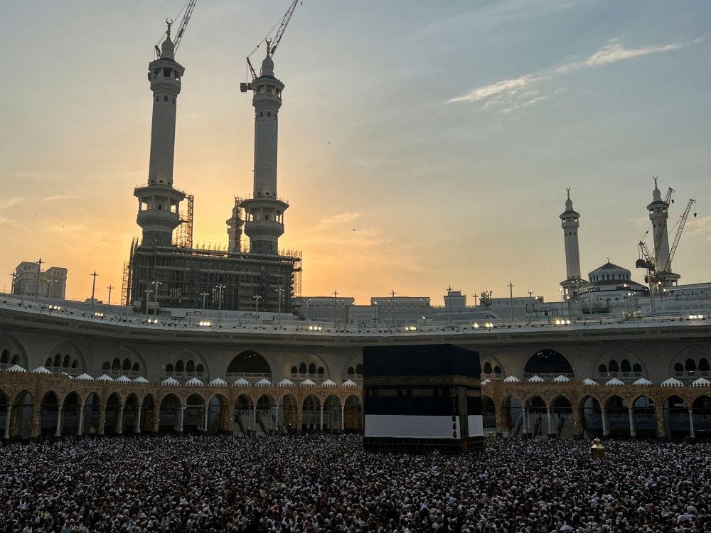 A crisis unit tasked with investigating missing and dead Egyptian pilgrims in Mecca said in a statement yesterday it has suspended licenses of 16 tourism companies and referred them to the public prosecutor. — Reuters file pic