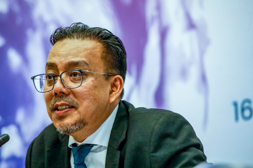 Malaysian Bar president Mohamad Ezri Abdul Wahab said the selective interpretation of the Federal Constitution, being the supreme law in Malaysia, undermines its integrity and the principles of justice it upholds. — Picture by Hari Anggara.