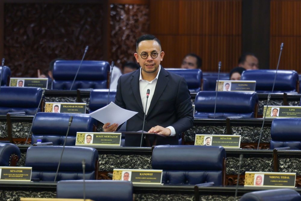 Human Resources Minister Steven Sim said in the winding up session of the Employment Insurance System (Amendment) Bill 2024 that the sectors that recorded the largest number of job losses were manufacturing, wholesale and retail trade and scientific and technical professionals. — Bernama pic 