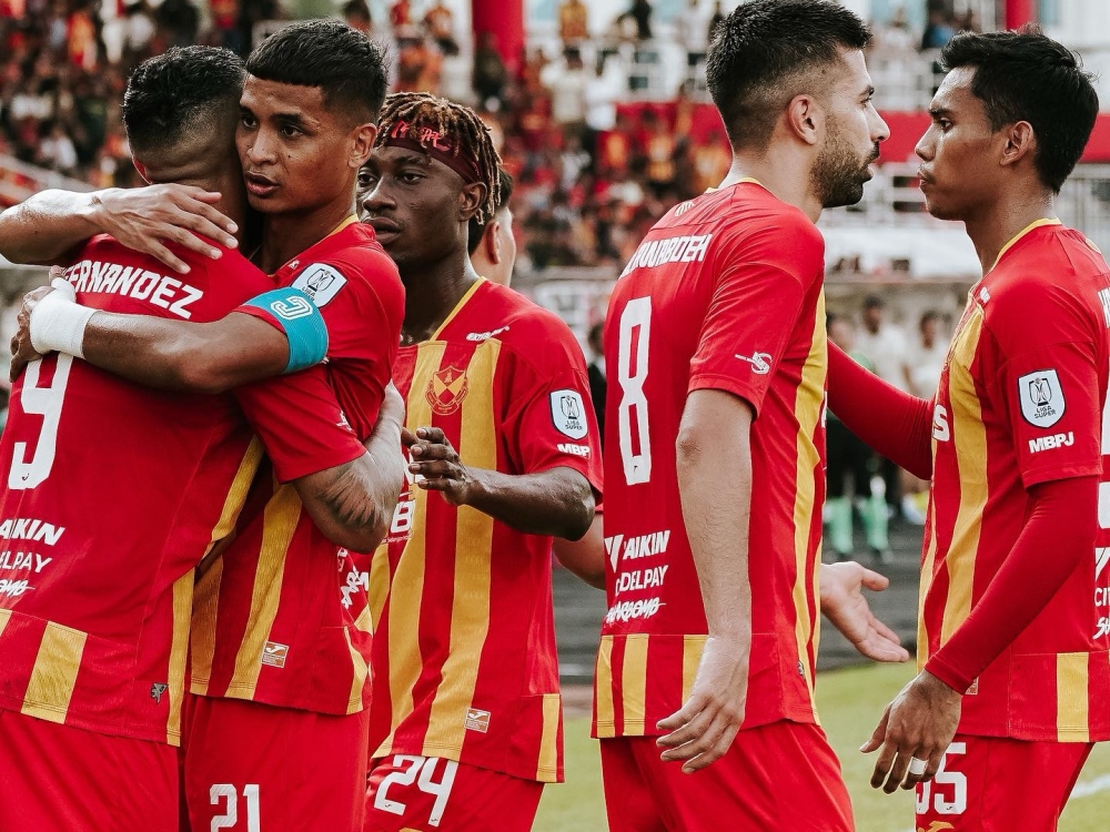 The Malaysian Football League (MFL) said the Red Giants will also need to compensate JDT and the MFL for financial losses resulting from the withdrawal from the match scheduled for May 10. — Picture via Facebook/Selangor FC