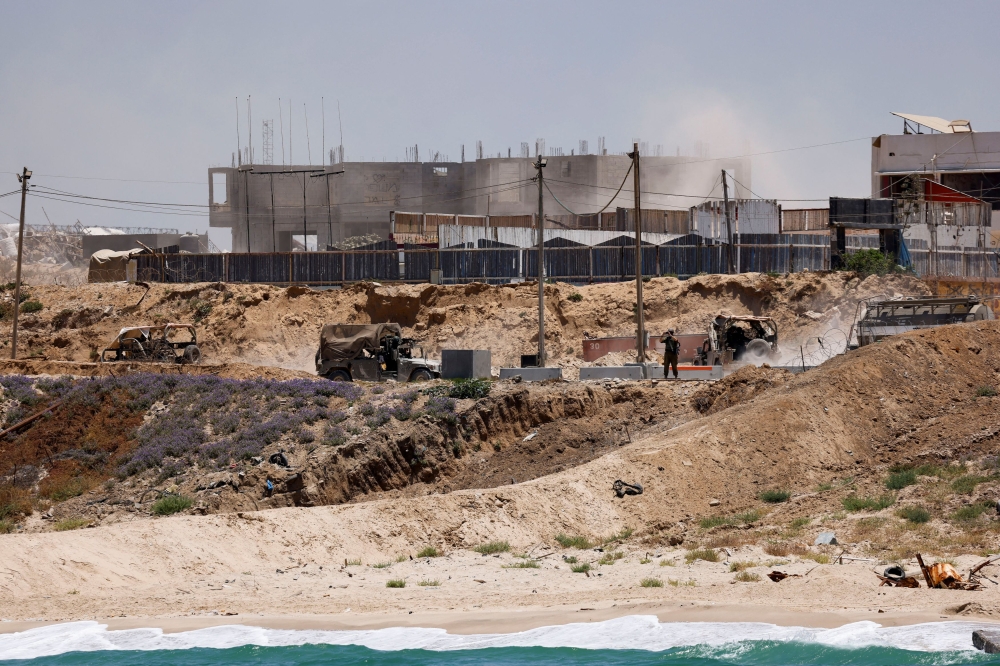 The US military estimates the pier will cost more than US$200 million for the first 90 days alone and has involved about 1,000 service members. No estimate has been given for the cost of extending its operations. — Reuters pic