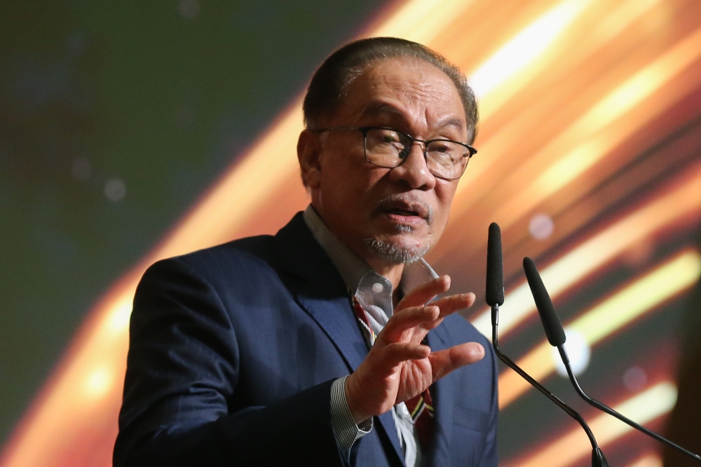 Following accusations that he is subservient to the US and Israel, Prime Minister Datuk Seri Anwar Ibrahim today said he welcomes criticism from political rivals if it were based on facts rather than defamation. — Picture by Miera Zulyana