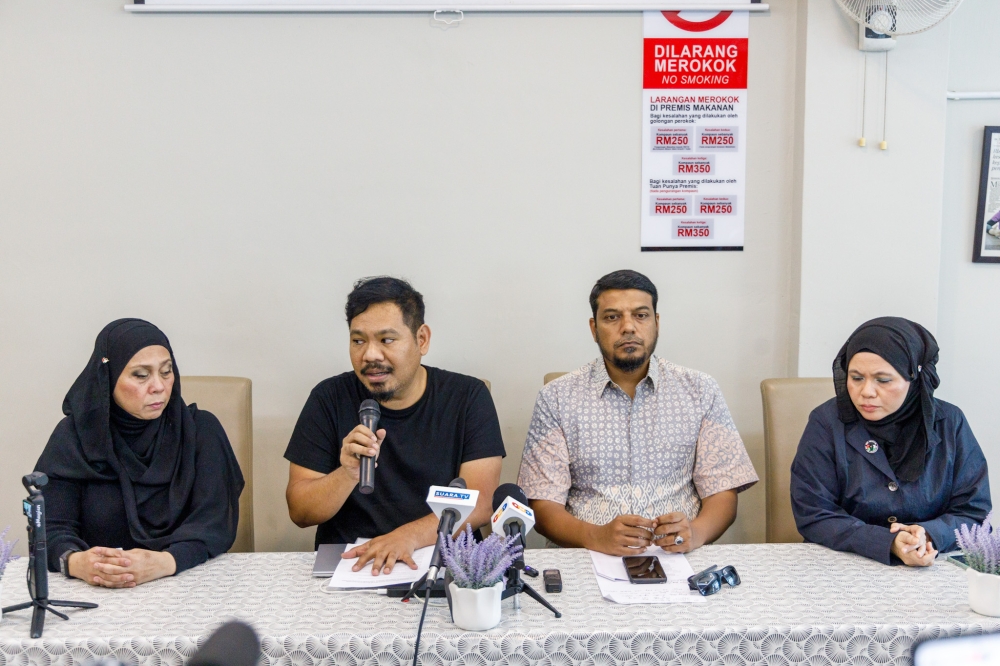 (From left) Tunku Intan Abdul Hamid (Dayangku Intan), YB Viral Aidil Yunus, lawyer Muhammad Rafique Rashid Ali and Siti Zulaikha Olivia (Mak Iban Olivia) during a press conference on the upcoming demonstration ‘Rakyat Lawan Anwar’ in Kuala Lumpur, June 27, 2024. — Picture by Firdaus Latif