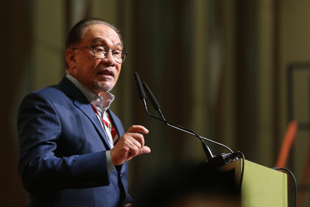 Prime Minister Datuk Seri Anwar Ibrahim said this includes the continuous reforms across institutions to enhance ease of doing business and competitiveness, as well as the continuing progress of projects and policy reforms under the New Industrial Master Plan 2030, the National Energy Transition Roadmap, and the Mid-Term Review of the 12th Malaysia Plan. — Picture by Miera Zulyana