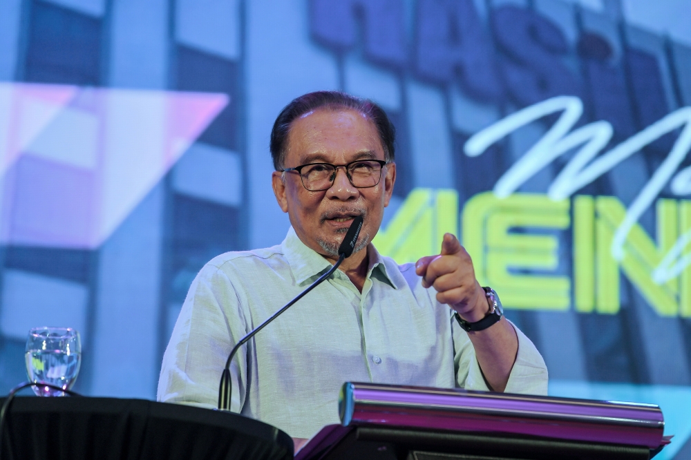 Prime Minister Datuk Seri Anwar Ibrahim said said the government has yet to make any decision on the need to rationalise the RON95 petrol subsidy. — Bernama pic