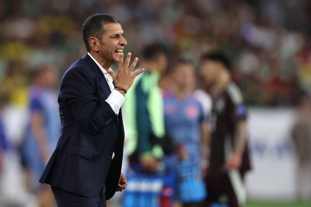 Jaime Lozano, Head Coach of Mexico shouts instructions during the CONMEBOL Copa America 2024 Group D match between Mexico and Ecuador at State Farm Stadium on June 30, 2024. — AFP pic