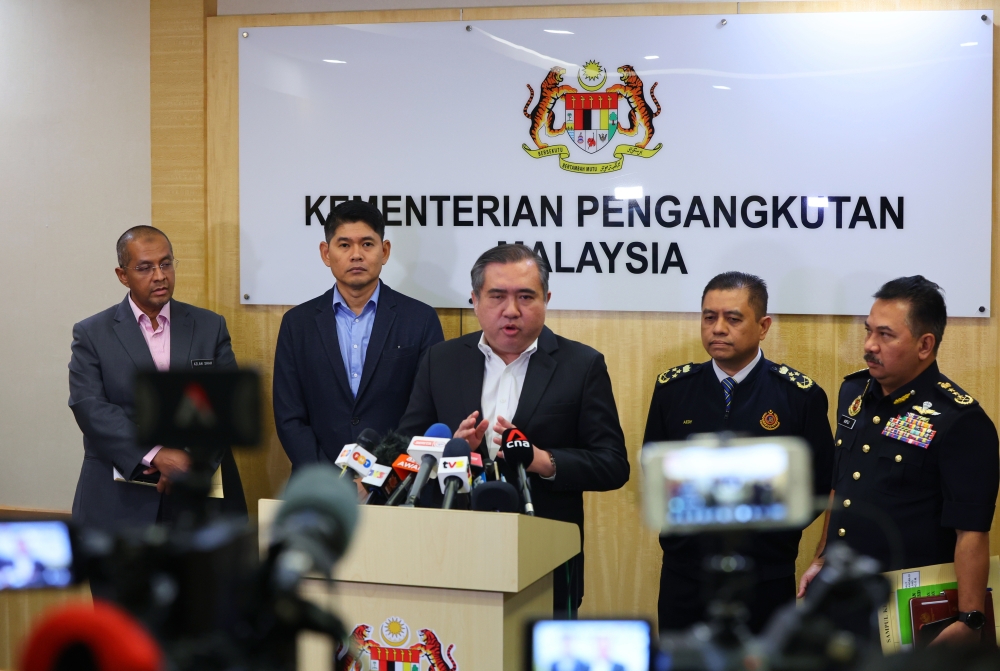 Transport Minister Anthony Loke Siew Fook says applications for Vehicle Entry Permit (VEP) jumped to 23,649 from May 28 to June 29, exceeding the total of 15,424 applications last year. ― Bernama pic