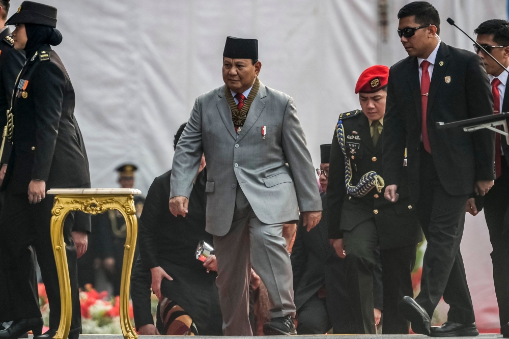 Indonesian president-elect Prabowo Subianto has undergone leg surgery but is continuing to work as he recovers, a spokesman said today. — AFP pic