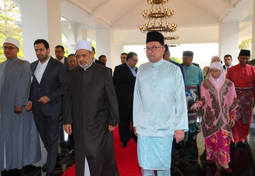 Prime Minister Datuk Seri Anwar Ibrahim and Sheikh Al-Azhar Prof Ahmad Muhammad Ahmad At-Tayyeb are pictured at Seri Perdana in Putrajaya July 3, 2024. — Bernama pic