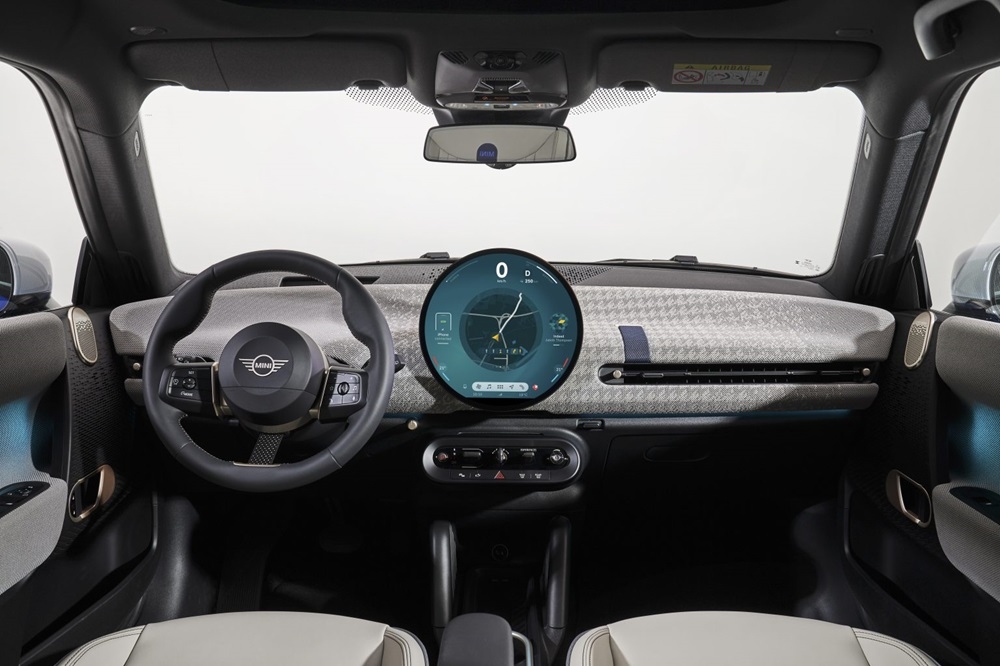 A view of the interior of the Mini Cooper SE 2024. — SoyaCincau pic