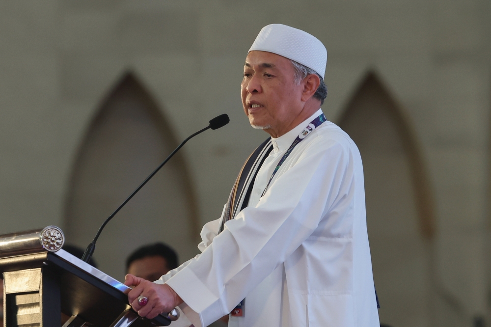 Ahmad Zahid said he hopes this Maal Hijrah will strengthen unity and harmony among the community. — Bernama pic