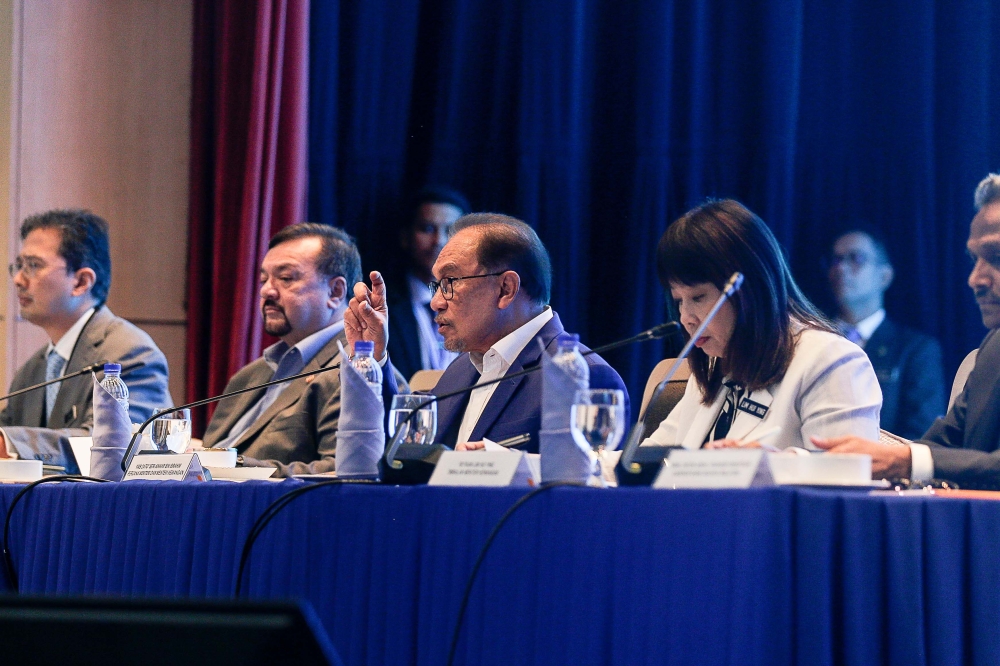 Prime Minister Datuk Seri Anwar Ibrahim delivers his keynote address during the 2025 Budget Management Engagement Session here at the Ministry of Finance, Putrajaya. July 9, 2024. — Picture by Sayuti Zainudin