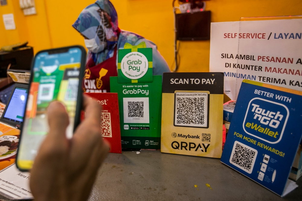 Penang state government said it is hoping to reach 97 per cent of cashless transaction in 2025. — Picture by Hari Anggara