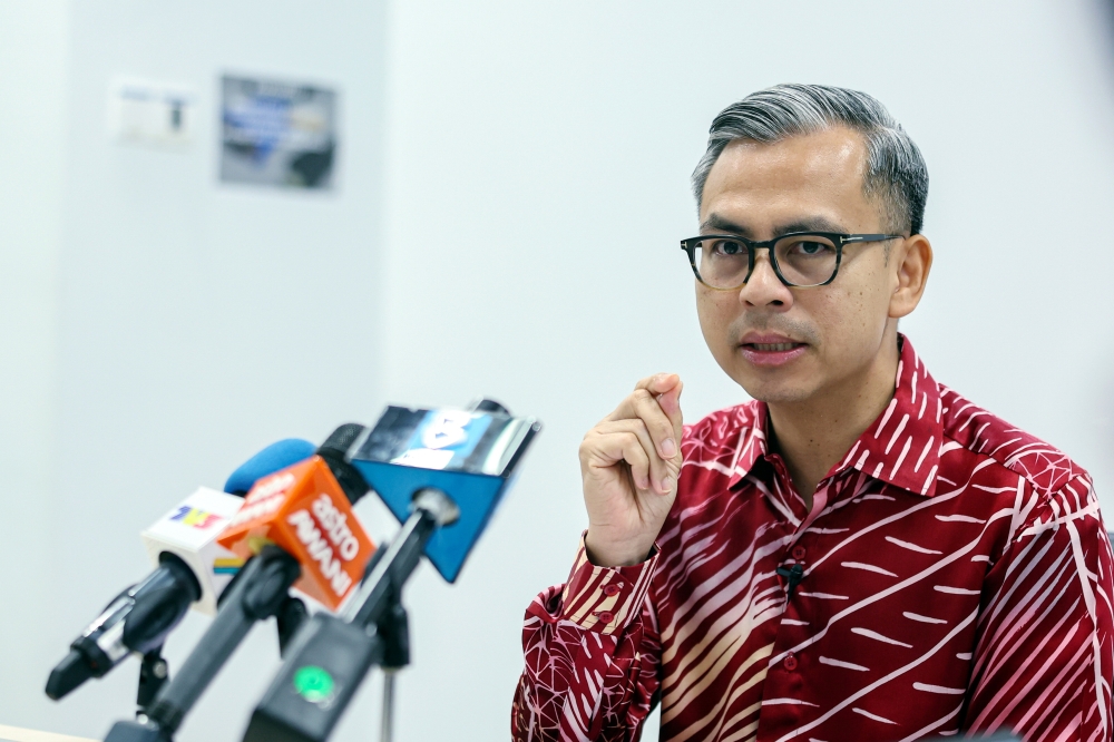 Communications Minister Fahmi Fadzil, who chairs the Special Committee for the King’s Installation Events, said the screenings, which will be managed by the Information Department and the Madani Community volunteer group, will include other side events.