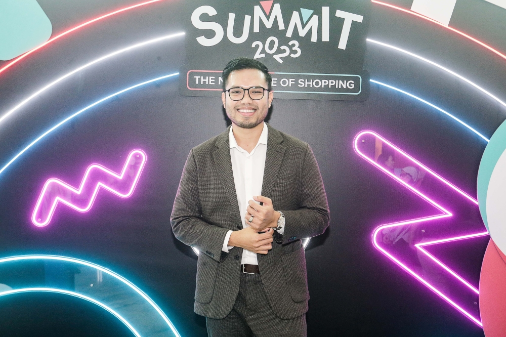 One of Malaysia’s most renowned content creators and successful entrepreneurs, Khairul Aming, has embarked on a new journey to showcase his culinary skills. — Picture by Sayuti Zainudin