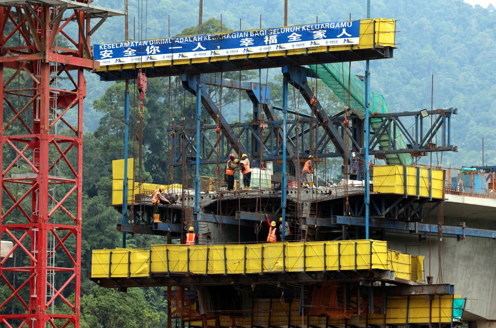 In a statement today, MRL reiterated that the post-construction partnership plans with CCCC remain ‘as per the signing of the memorandum of understanding (MoU) for ECRL’s management, operation, and maintenance phase back in April 2019.’ — Bernama pic  