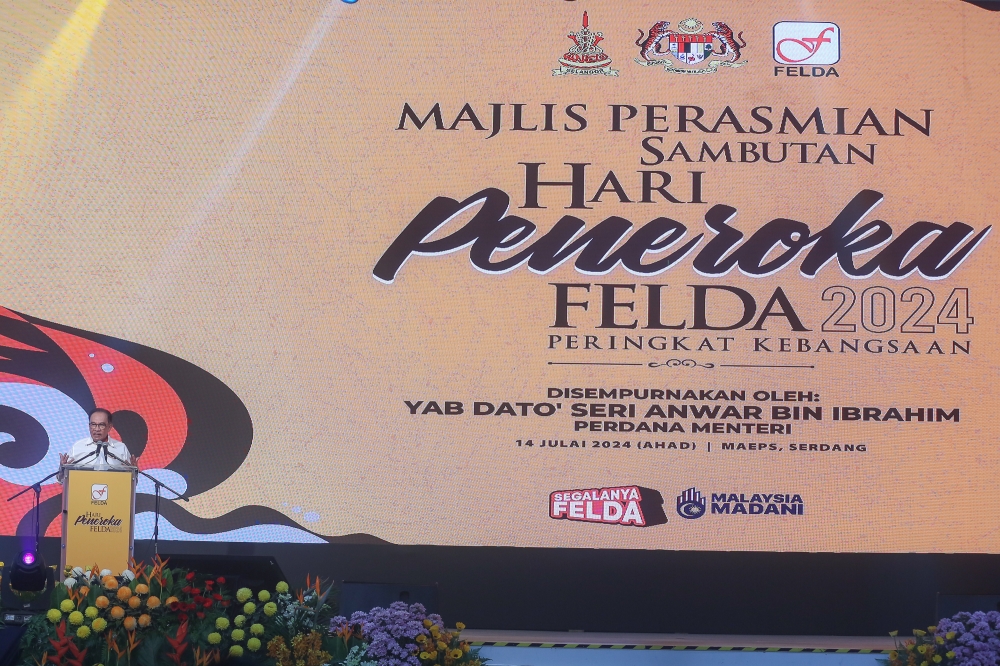 Prime Minister Datuk Seri Anwar Ibrahim said the federal government has approved RM31.7 million for 317 Felda land schemes under the Madani Community Prosperity Programme better known as Sejati Madani. — Picture by Yusof Mat Isa