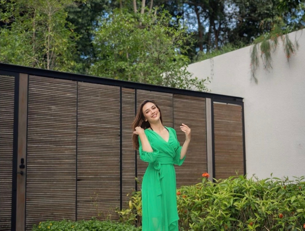 Actress Diana Danielle has expressed her desire to be sent to a retirement home once she retires from the entertainment industry. — Pic via Instagram/@dianadanielle