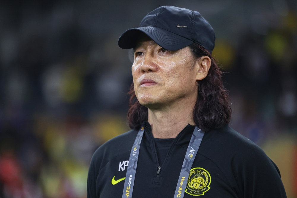 Speculation is mounting over the departure of national football squad head coach Kim Pan Gon today. — Bernama pic
