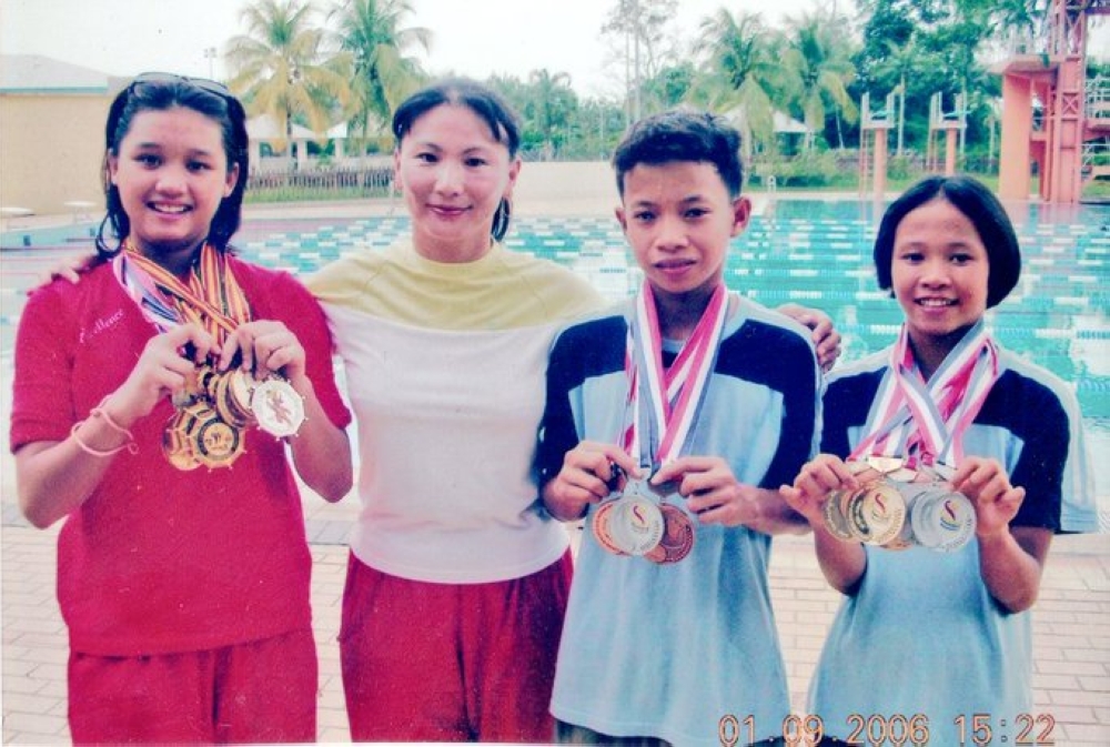 Pandelela posted a picture of herself in her younger days (far right). — Picture via X/pandelela
