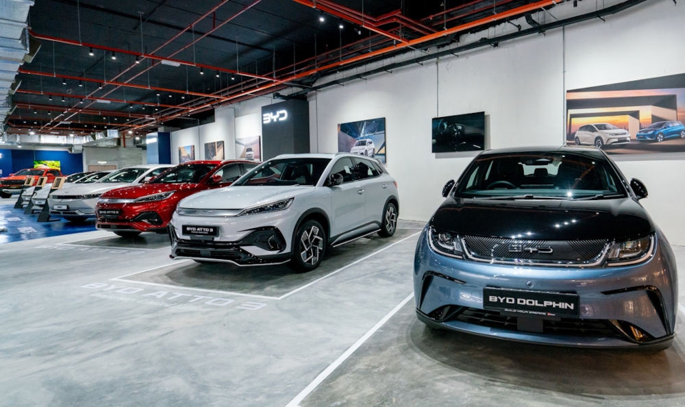 According to today’s announcement, MAA members have sold 22,501 units of xEV models from January to June this year. Out of this number, 6,617 units were battery-powered EVs (BEVs) while the other 15,884 units were hybrid models. — SoyaCincau pic 