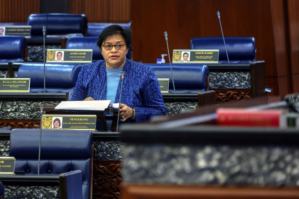 Petronas will only make a cash payment of five per cent to the Terengganu state government if petroleum is discovered and extracted within the state said Minister in the Prime Minister’s Department (Law and Institutional Reform) Datuk Seri Azalina Othman Said. — Bernama pic
