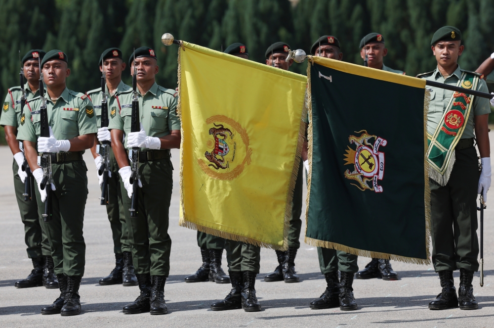Members of the First Battalion of the Royal Malay Regiment (1 RAMD) during the final rehearsal of the Main Honour Guard for the Installation Ceremony of the 17th Yang di-Pertuan Agong, Sultan Ibrahim, on July 20 at the Sungai Besi Army Camp, July 18, 2024. — Bernama pic 