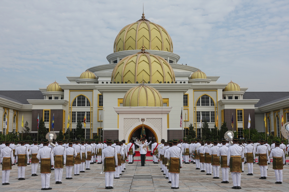 The Royal Honour Guard, consisting of four officers and 103 members from the First Battalion of the Royal Malay Regiment (1 RAMD), led by Major Muhammad Fikri Senan, are seen at the Installation Ceremony of the 17th King at Istana Negara in Kuala Lumpur July 20, 2024. — Bernama pic