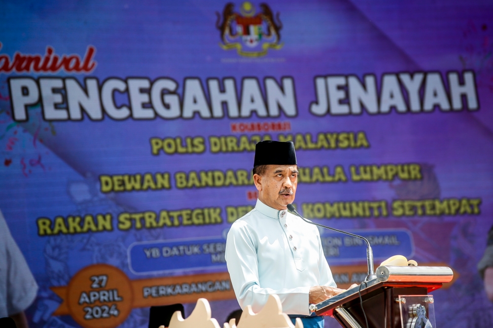 Razarudin highlighted the current issue of rampant speculation on social media, where individuals are subjected to insults, particularly in the ongoing case concerning the murder of Nur Farah Kartini Abdullah. — Picture by Hari Anggara.