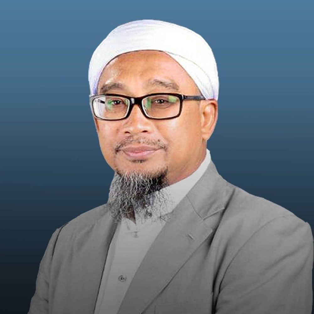 Jasin MP Zulkifli Ismail from PAS led the ‘Qunut Nazilah’ prayer after Perikatan Nasional ally and Machang MP Wan Ahmad Fayshal Wan Ahmad Kamal was suspended six months from the Dewan Rakyat. — Picture from Facebook/Zulkifli Ismail 