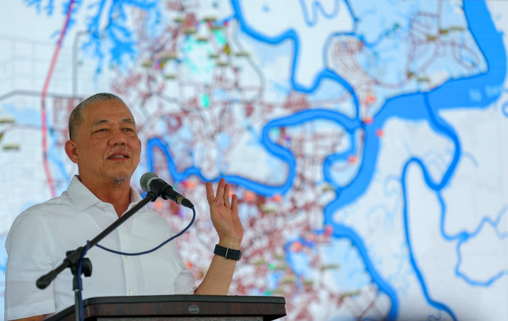 Fadillah said contractors must sign a pledge to ensure the projects are completed within the specified time frame. — Bernama pic