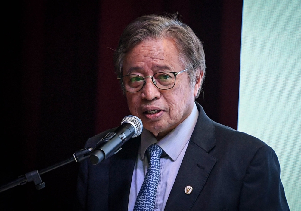 Premier Tan Sri Abang Johari Openg said Sarawak has marked its entry as a significant player in the global methanol market with the launch of the RM7 billion Sarawak Petchem Methanol Complex in Tanjung Kidurong today.