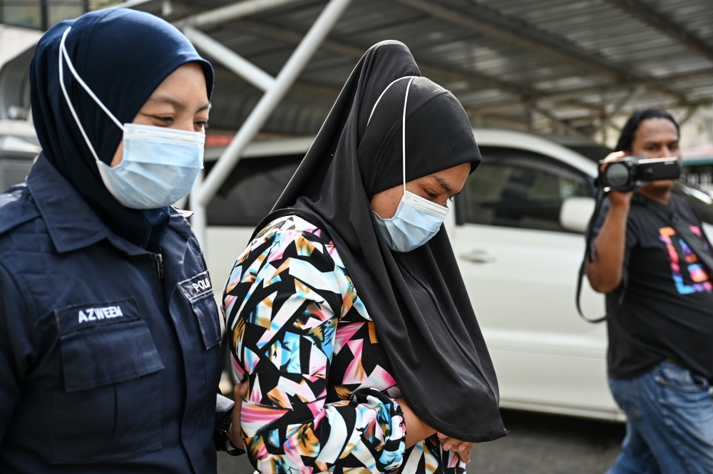 Judge Wan Suhaila Mohd ordered Norulhuda Sofia Muda, 26, to be sent for mental examination following an application by the prosecution and after observing her condition in the court. — Bernama pic 