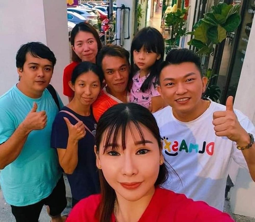 Albertine Leo Jia Hu has finally been reunited with her loved ones here. 