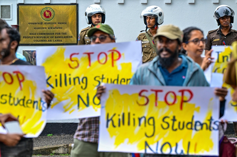 The number of arrests in days of violence in Bangladesh passed the 2,500 mark in an AFP tally yesterday, after protests over employment quotas sparked widespread unrest. — AFP pic