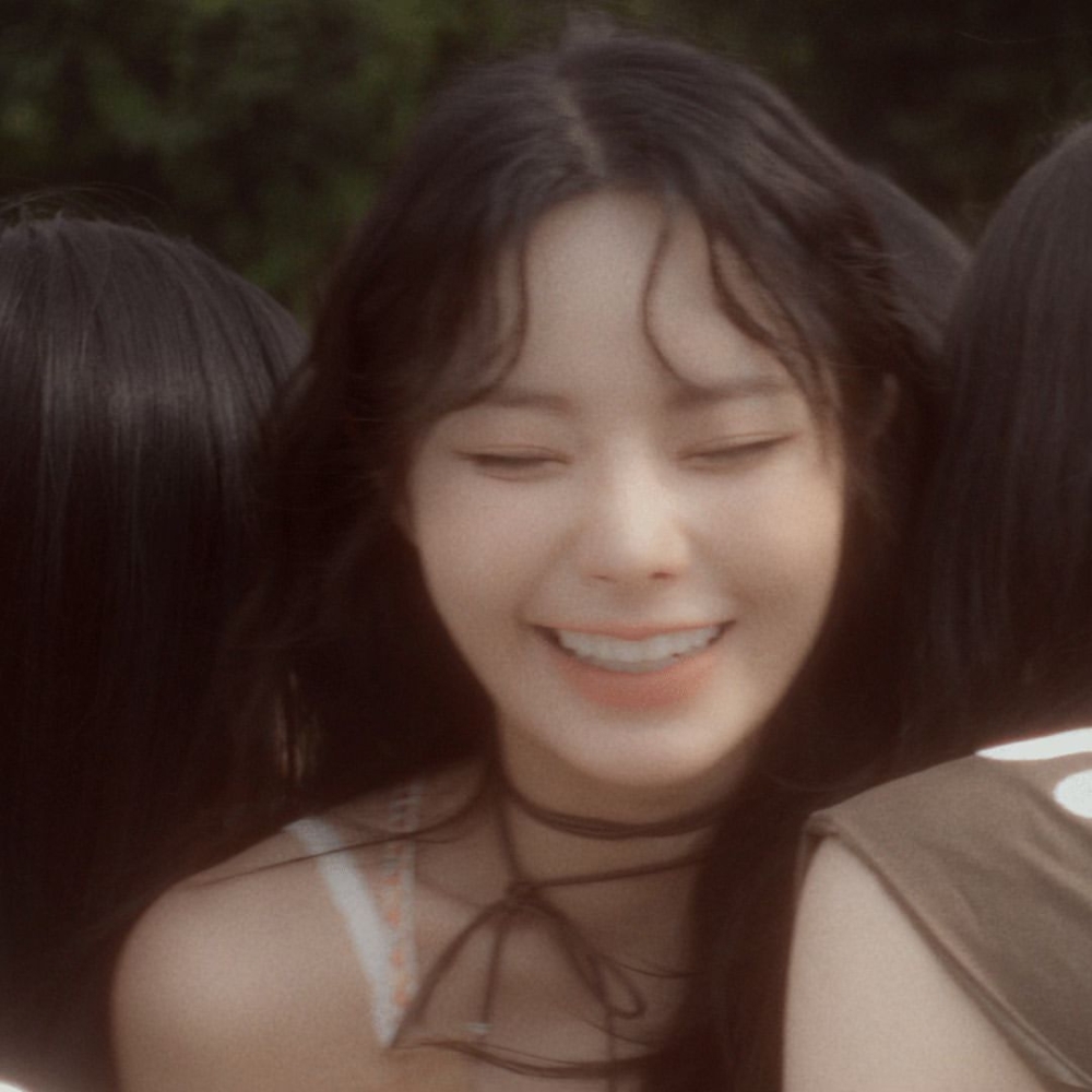 Only original member Keena is fully seen in the ‘silhouette teaser’ with only glimpses of the four new members. — Image from Instagram/we_fiftyfifty