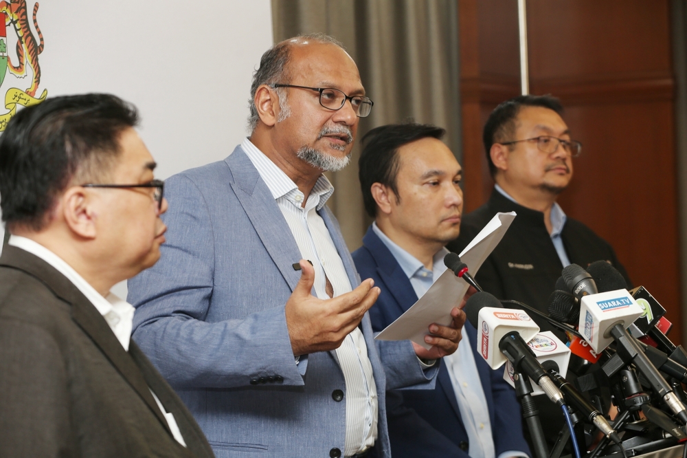 Gobind said there were nine private companies from the banking, airlines and healthcare sectors that were affected by the outages. — Picture by Choo Choy May