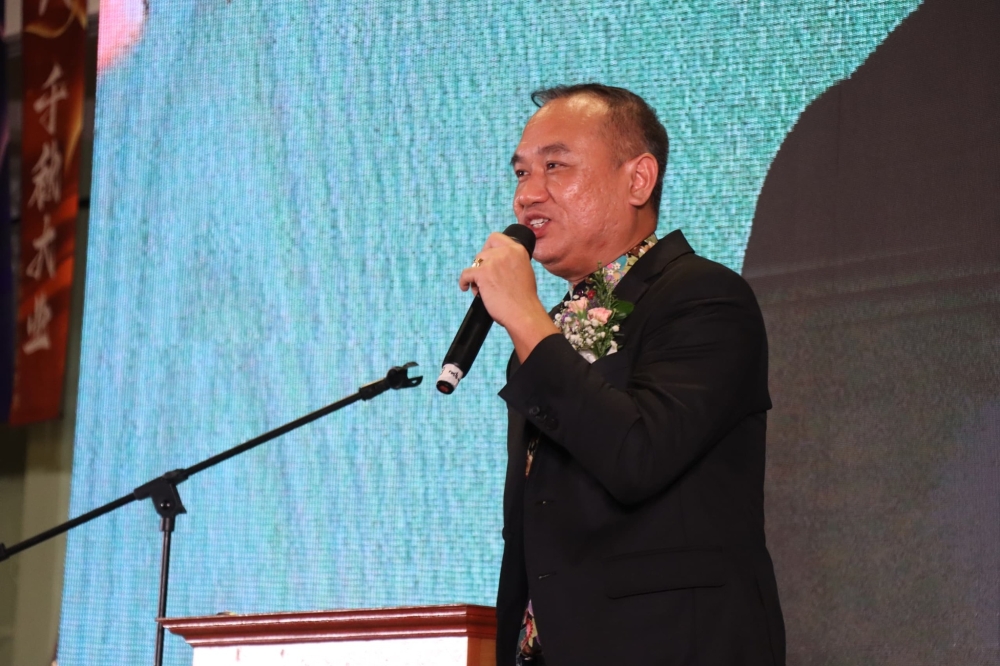 Lwi also reportedly said the responsibility is not with him and Aiman as they were asked to go on stage without prior knowledge. — FILE pix