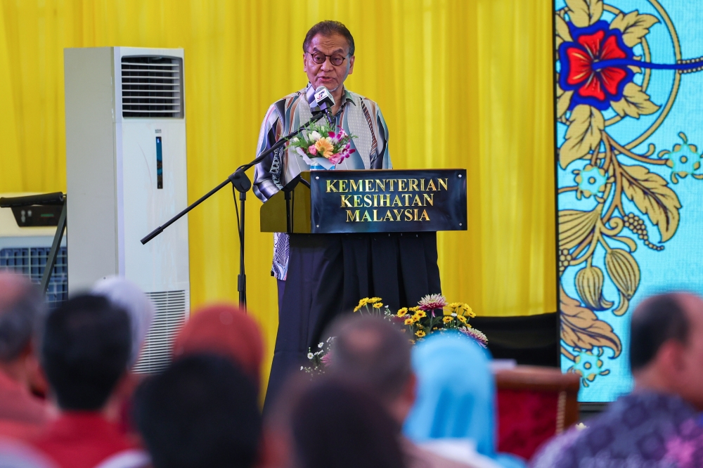 Health Minister Datuk Seri Dzulkefly Ahmad said it is crucial to reduce sugar intake among Malaysians because it is one of the main causes of weight gain, leading to various non-communicable diseases such as obesity and diabetes. — Bernama pic