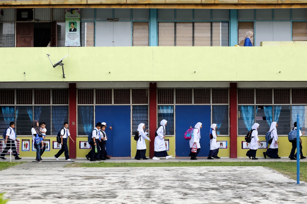 A 2021 file photograph shows students at a school in Shah Alam. — Picture by Yusof Mat Isa