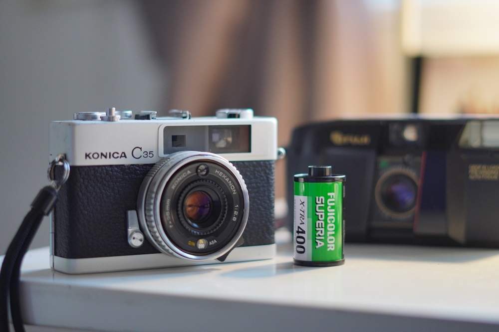 Shooting on analogue has a lot of technical and financial challenges, yet some say the results are worth it. — Picture by Jared Wee