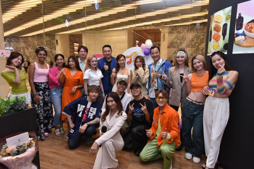 The campaign launch was attended by Kow (seventh from right), Nico (fourth from left), Lam (sixth from left) and local celebrities. — Pictures courtesy of R Beaute 
