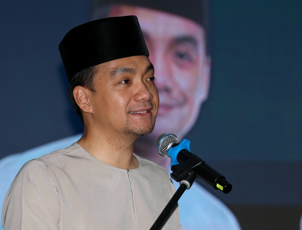 Onn Hafiz urged all Umno members and leaders to close ranks and move as one to restore the party’s dignity. — Bernama pic