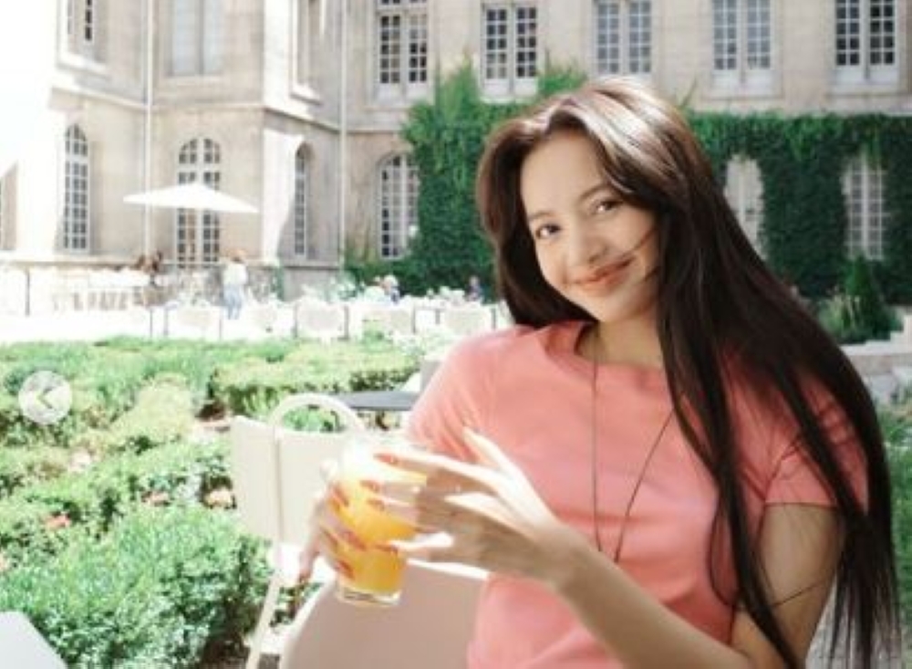 Lisa from Blackpink was at the heart of a modelling scam that saw a Thai family cheated out of 8.7 million baht. — Picture via Instagram/lalalalisa_m