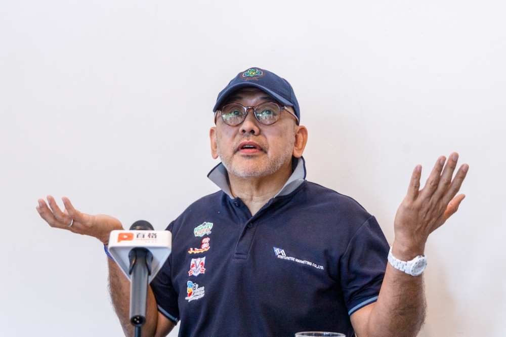 Walter Lee urged the authorities to provide a clarification of his son's exclusion from the Malaysian Paralympic swimming team. — Picture by Firdaus Latif